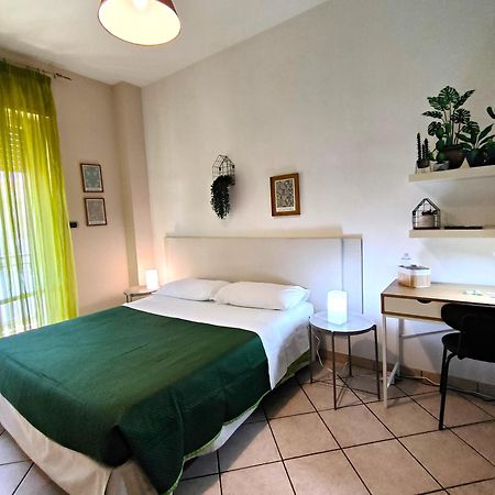 Casa Viola A 900 Mt Dalla Staz. Centrale Pescara Exterior foto