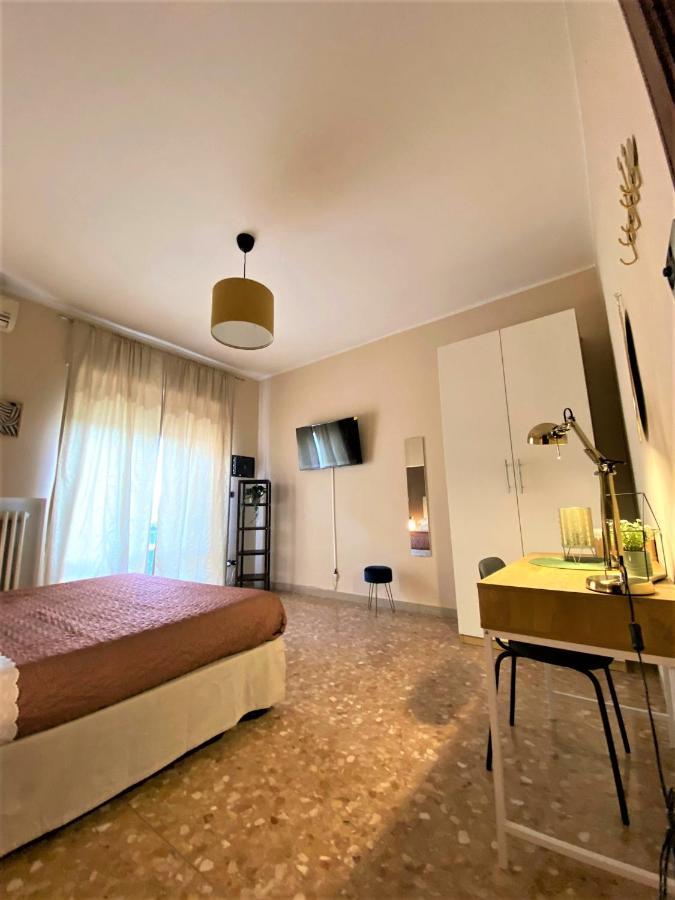 Casa Viola A 900 Mt Dalla Staz. Centrale Pescara Exterior foto