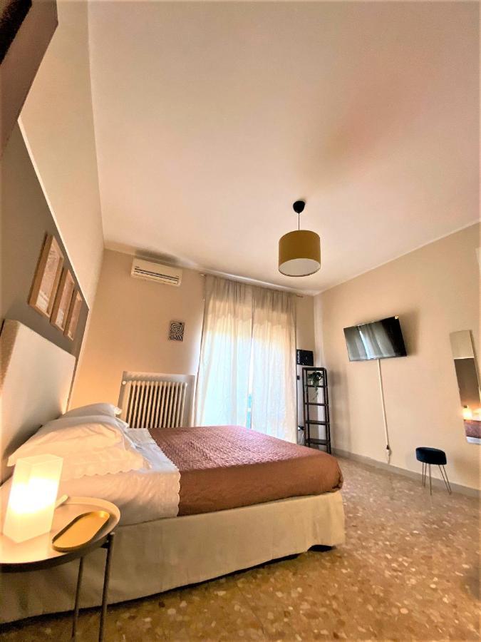 Casa Viola A 900 Mt Dalla Staz. Centrale Pescara Exterior foto