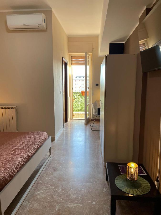 Casa Viola A 900 Mt Dalla Staz. Centrale Pescara Exterior foto