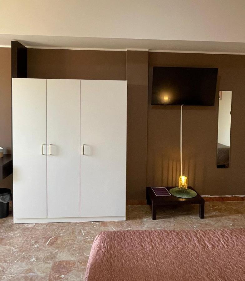 Casa Viola A 900 Mt Dalla Staz. Centrale Pescara Exterior foto